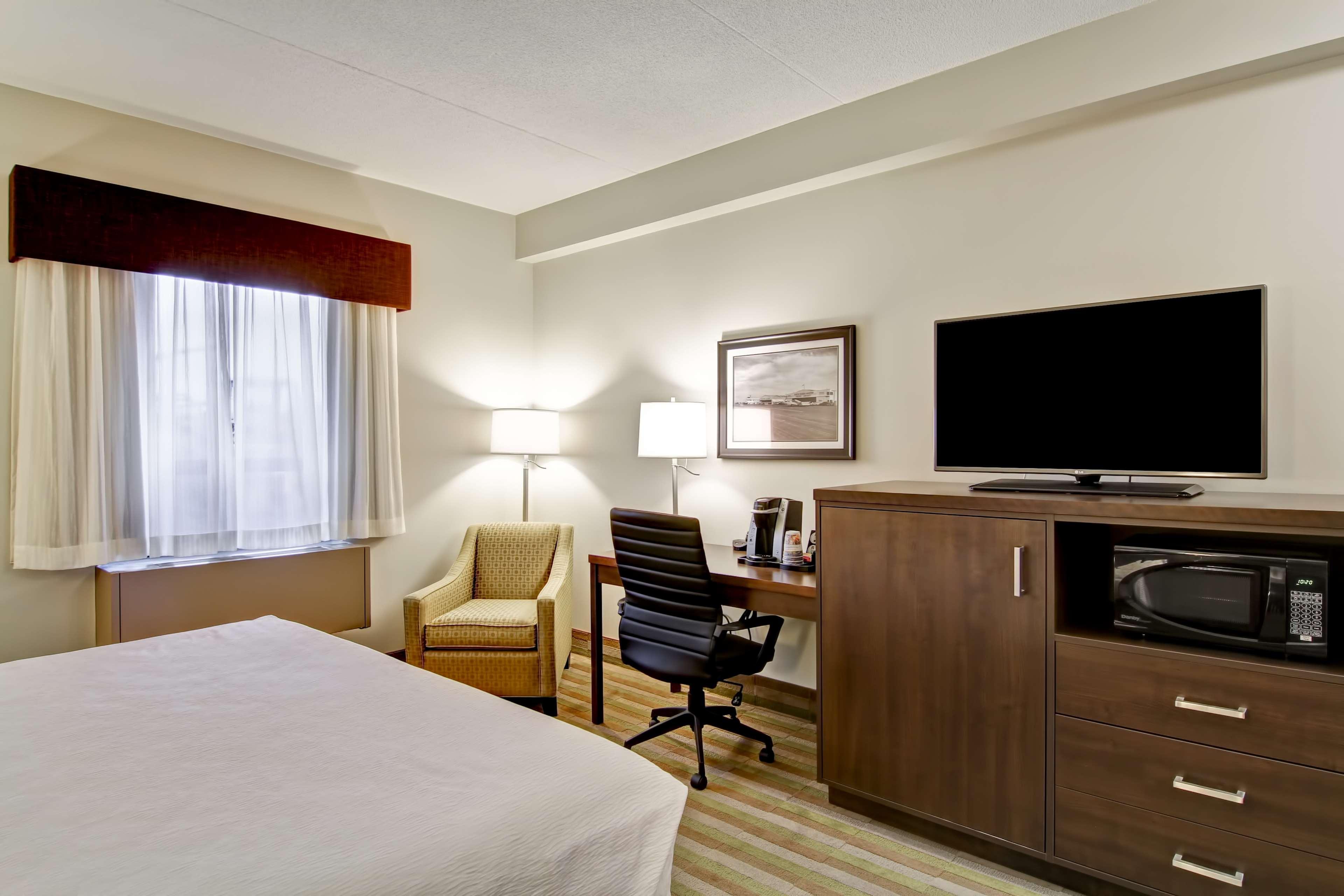 Best Western London Airport Inn & Suites Exterior foto