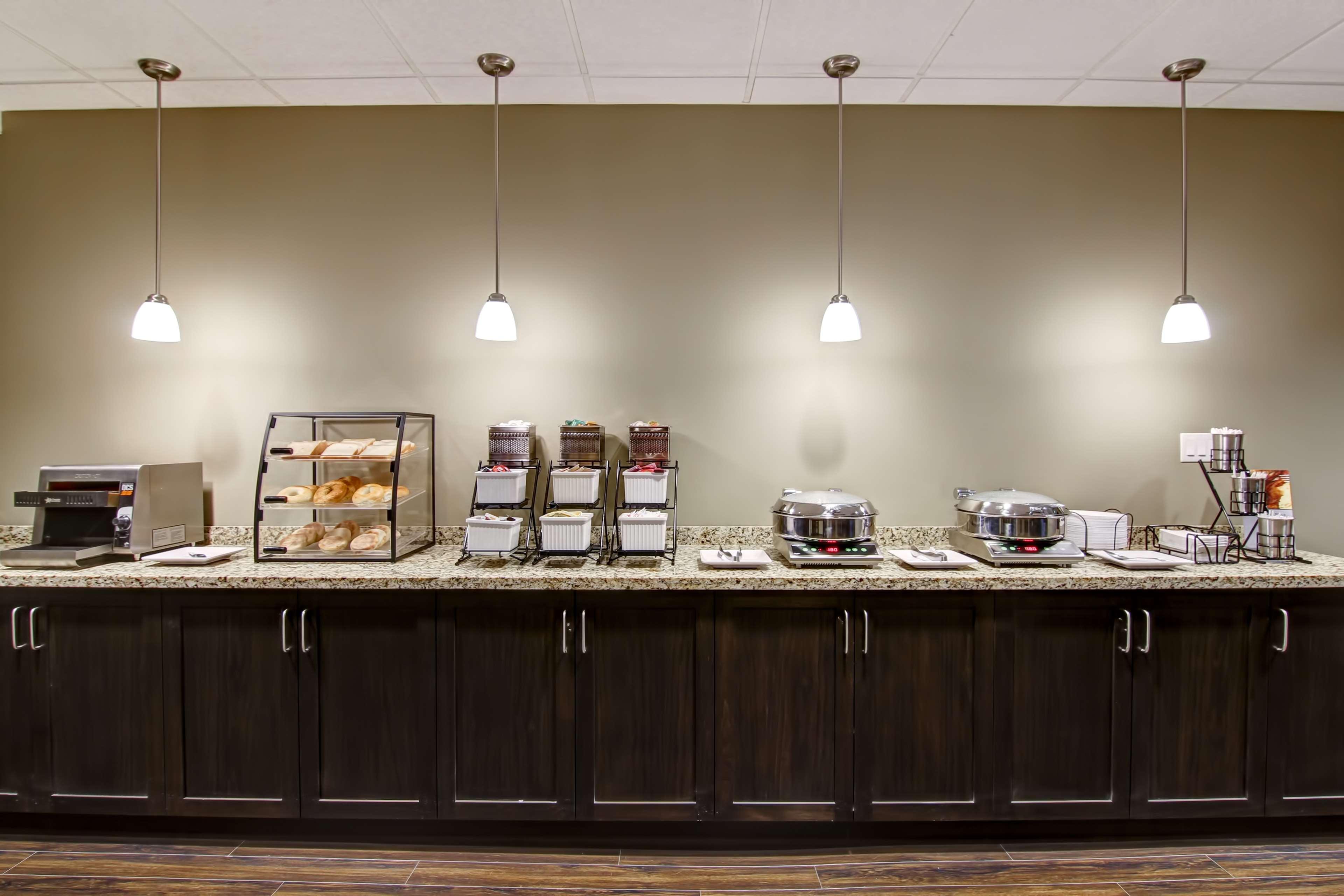 Best Western London Airport Inn & Suites Exterior foto