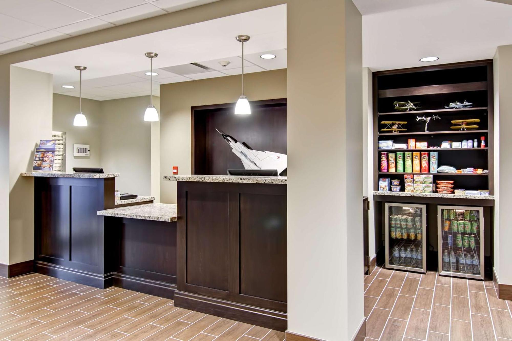 Best Western London Airport Inn & Suites Exterior foto