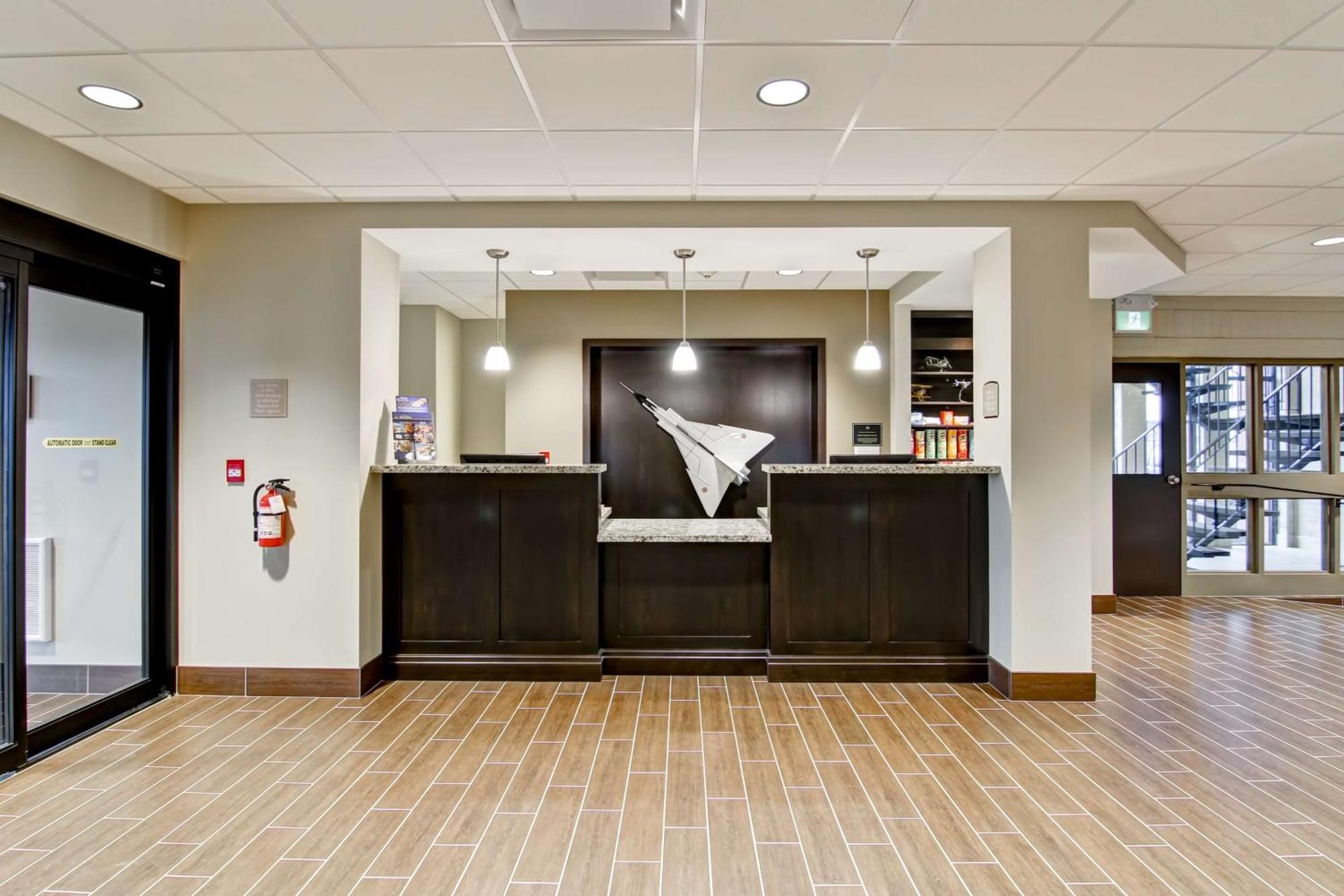 Best Western London Airport Inn & Suites Exterior foto